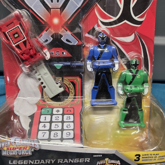 Power Rangers Megaforce Legendary Ranger Key Set - Red, Blue, Green - Picture 2 of 4